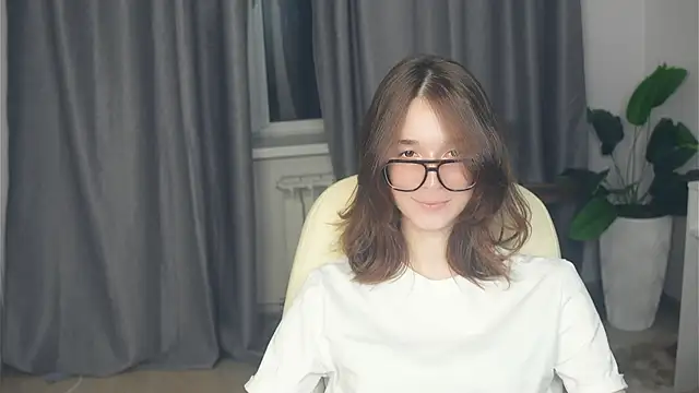 Snapshot of MargeneLeisure chatting on November 8, 2025, 1:55 pm MargeneLeisure online show from November 8, 2025, 1:55 pm