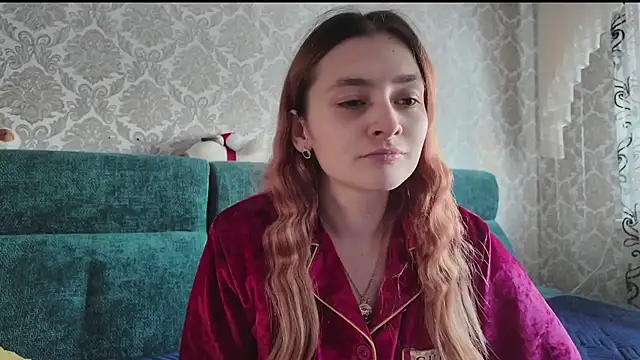 SweetLiaison online show from February 5, 2026, 1:27 pm