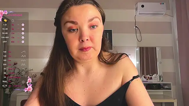 Snapshot of liliaMaivis chatting on November 12, 2025, 6:19 pm liliaMaivis online show from November 12, 2025, 6:19 pm