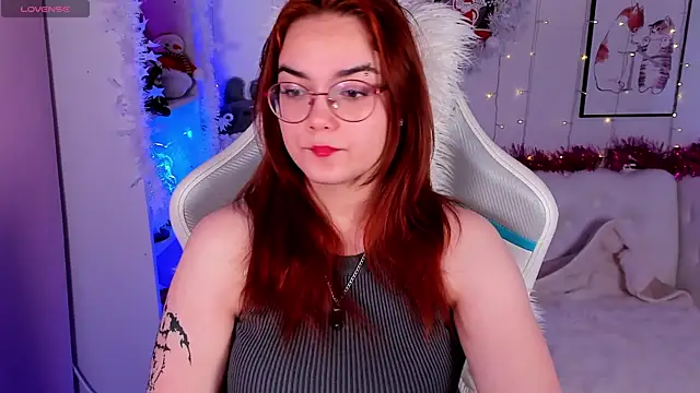 Snapshot of Lily__Evans chatting on January 8, 2026, 4:04 am Lily Evans online show from January 8, 2026, 4:04 am