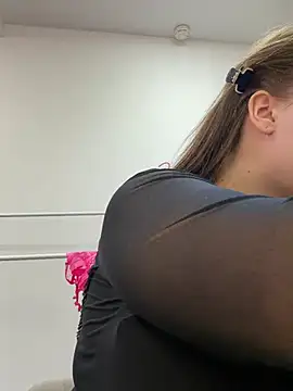 KilianaNoir online show from April 17, 2026, 6:38 am