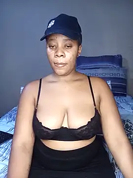 Snapshot of Emmylove-xr25 chatting on February 3, 2026, 7:52 pm Emmylove-xr25 online show from February 3, 2026, 7:52 pm