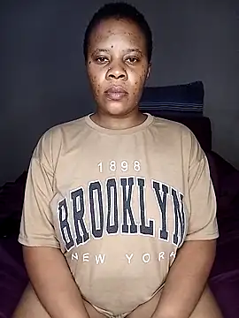 Snapshot of Emmylove-xr25 chatting on February 24, 2026, 9:35 pm Emmylove-xr25 online show from February 24, 2026, 9:35 pm