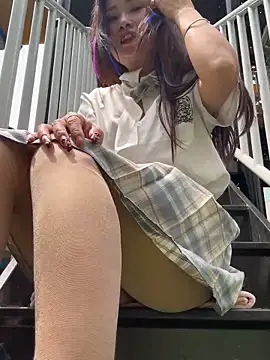 luna-sisi online show from April 8, 2026, 4:45 am