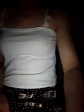 Lynn-122 online show from April 11, 2026, 1:37 pm