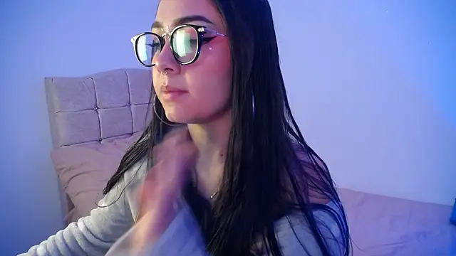  Pariiss online show from April 15, 2026, 10:10 pm