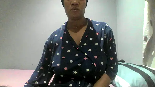 DustyLucy02 online show from May 2, 2026, 4:23 pm
