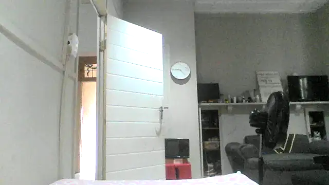 DustyLucy02 online show from May 13, 2026, 8:12 am