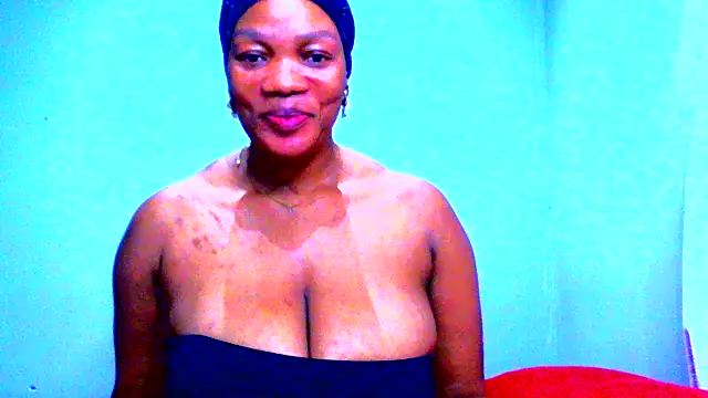 DustyLucy02 online show from May 15, 2026, 2:46 pm