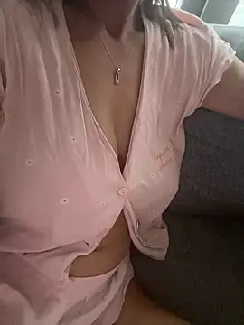 Snapshot of guneskuyucom chatting on November 9, 2025, 11:41 am guneskuyucom online show from November 9, 2025, 11:41 am