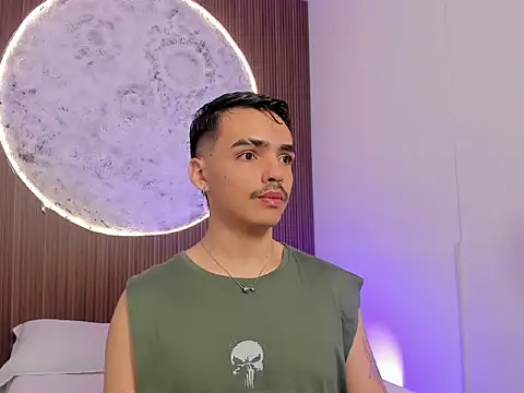 Snapshot of NicoKingg_ chatting on March 1, 2026, 12:40 pm NicoKingg online show from March 1, 2026, 12:40 pm