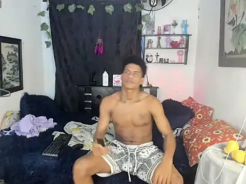 JUANBIGCOCK21CM online show from December 1, 2025, 5:34 am