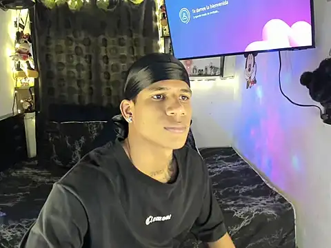 JUANBIGCOCK21CM online show from July 15, 2026, 5:51 pm
