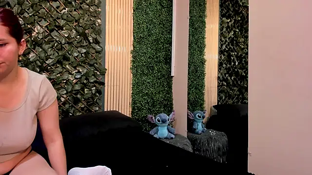 Snapshot of Lucy_and_Karoline chatting on November 18, 2025, 12:09 pm Lucy and Karoline online show from November 18, 2025, 12:09 pm