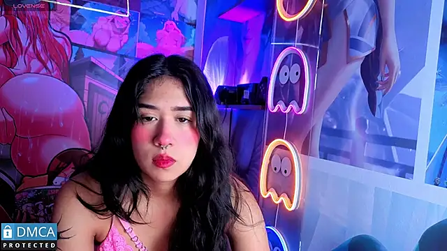 sofia sstonee  online show from December 15, 2025, 11:03 am