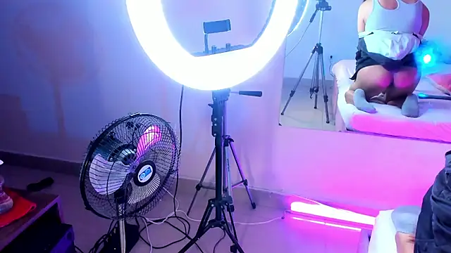 Snapshot of NoaDurand chatting on December 3, 2025, 2:52 am NoaDurand online show from December 3, 2025, 2:52 am