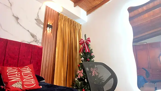 Snapshot of hailey-frost chatting on December 16, 2025, 12:10 pm hailey-frost online show from December 16, 2025, 12:10 pm