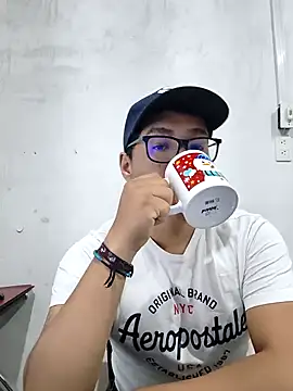 Snapshot of MiltonCede chatting on November 8, 2025, 2:50 pm MiltonCede online show from November 8, 2025, 2:50 pm