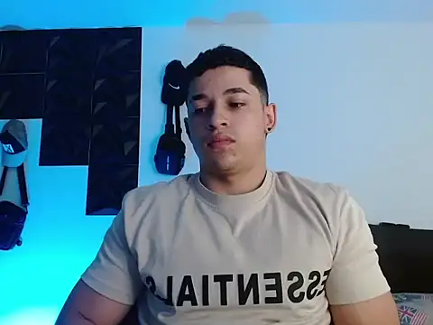 Snapshot of adam_keith chatting on November 12, 2025, 2:06 pm adam keith online show from November 12, 2025, 2:06 pm