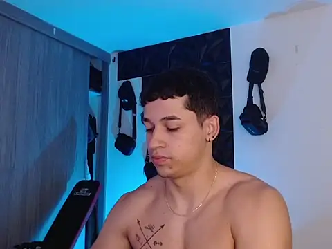 Snapshot of adam_keith chatting on December 5, 2025, 1:20 pm adam keith online show from December 5, 2025, 1:20 pm