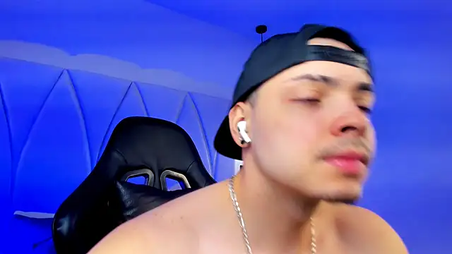 Maxwell Dupont online show from November 29, 2025, 4:10 pm