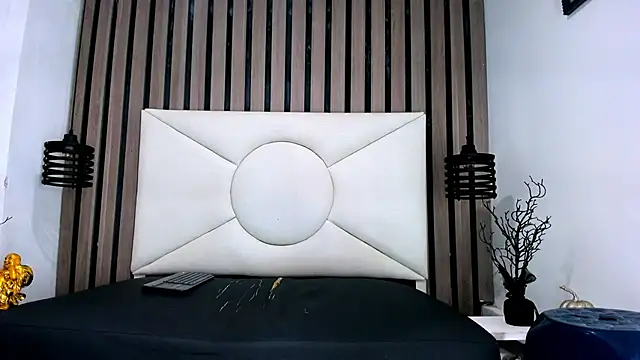 Snapshot of Pit_Ross chatting on May 18, 2026, 3:35 am Pit Ross online show from May 18, 2026, 3:35 am
