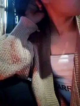 Snapshot of Yumiik2kk chatting on November 16, 2025, 11:21 pm Yumiik2kk online show from November 16, 2025, 11:21 pm