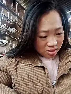 Snapshot of Yumiik2kk chatting on November 20, 2025, 1:17 am Yumiik2kk online show from November 20, 2025, 1:17 am