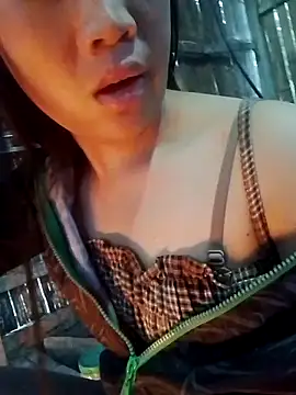 Snapshot of Yumiik2kk chatting on November 25, 2025, 11:27 pm Yumiik2kk online show from November 25, 2025, 11:27 pm