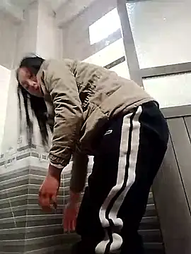 Snapshot of Yumiik2kk chatting on November 28, 2025, 12:57 am Yumiik2kk online show from November 28, 2025, 12:57 am