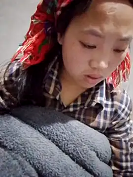 Snapshot of Yumiik2kk chatting on December 4, 2025, 7:11 pm Yumiik2kk online show from December 4, 2025, 7:11 pm