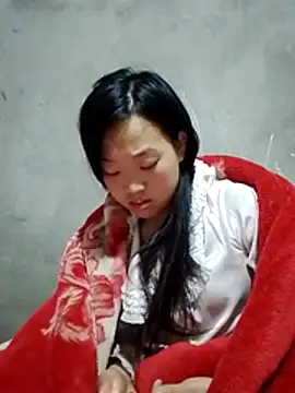 Snapshot of Yumiik2kk chatting on December 14, 2025, 10:25 pm Yumiik2kk online show from December 14, 2025, 10:25 pm