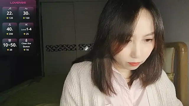 Snapshot of Ella61 chatting on November 13, 2025, 12:48 pm Ella61 online show from November 13, 2025, 12:48 pm