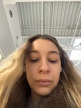 Snapshot of SashaCatt chatting on February 10, 2026, 8:40 am SashaCatt online show from February 10, 2026, 8:40 am