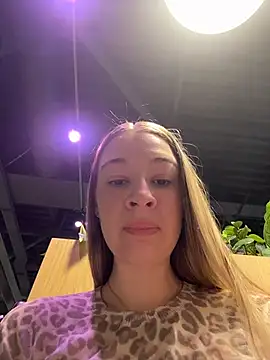 Snapshot of SashaCatt chatting on February 22, 2026, 8:57 am SashaCatt online show from February 22, 2026, 8:57 am