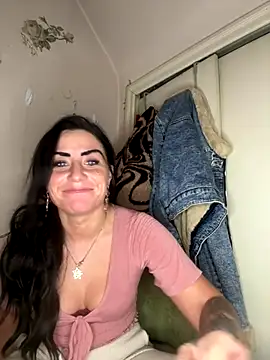 Snapshot of ValayaNoire chatting on December 14, 2025, 11:26 am ValayaNoire online show from December 14, 2025, 11:26 am