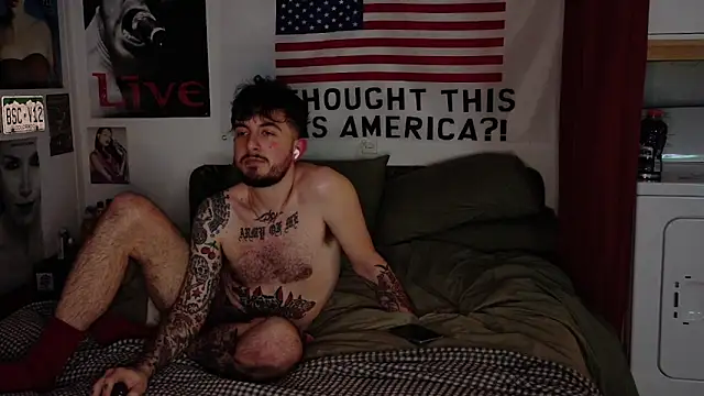 holefur2 online show from November 19, 2025, 10:37 am