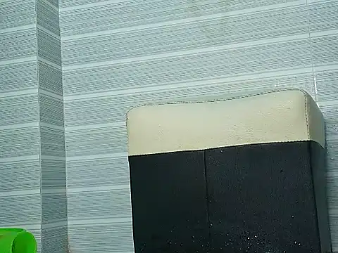 Tiny-122 online show from April 25, 2026, 2:03 am