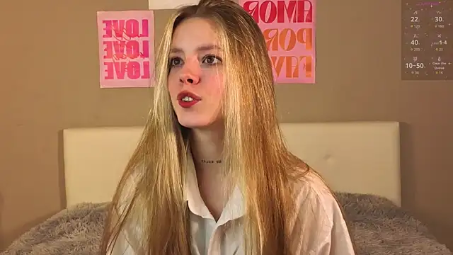 Snapshot of TiffinyMergist chatting on December 14, 2025, 8:02 pm TiffinyMergist online show from December 14, 2025, 8:02 pm