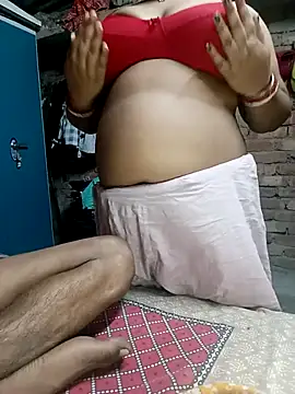 Snapshot of Pinkcolour chatting on April 3, 2026, 6:39 pm Pinkcolour online show from April 3, 2026, 6:39 pm