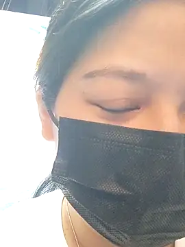 Snapshot of StrayedForename chatting on April 10, 2026, 11:15 am StrayedForename online show from April 10, 2026, 11:15 am