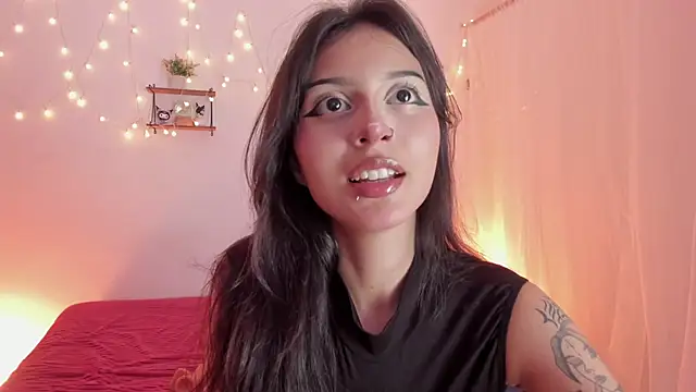 Snapshot of Tamara_Aluna_ chatting on May 7, 2026, 9:20 pm Tamara Aluna online show from May 7, 2026, 9:20 pm