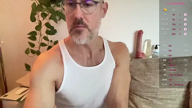 Snapshot of the_new_fit_rubinho chatting on November 15, 2025, 9:28 am the new fit rubinho online show from November 15, 2025, 9:28 am