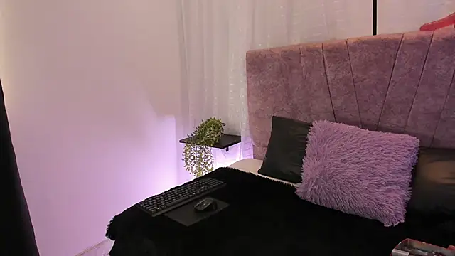 Victoriaa Anderson online show from April 11, 2026, 1:04 pm