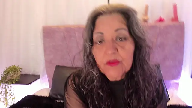 Victoriaa Anderson online show from April 15, 2026, 2:02 pm