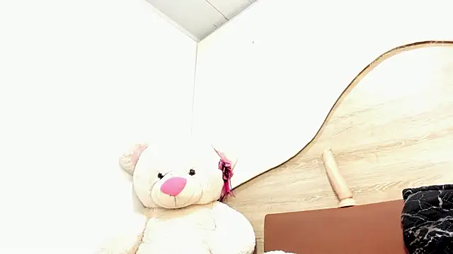 Snapshot of AMARA_BRUNET chatting on November 21, 2025, 12:59 pm AMARA BRUNET online show from November 21, 2025, 12:59 pm