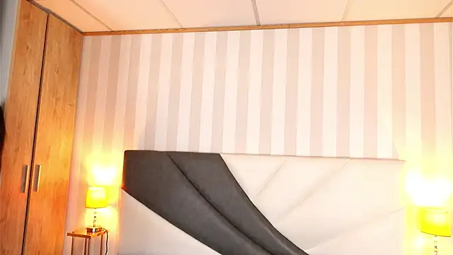 Snapshot of MyaBloomm chatting on November 14, 2025, 6:45 am MyaBloomm online show from November 14, 2025, 6:45 am