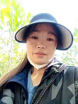 blonde blg online show from November 15, 2025, 7:05 am