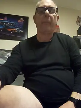 andy-1961 online show from November 28, 2025, 10:56 pm