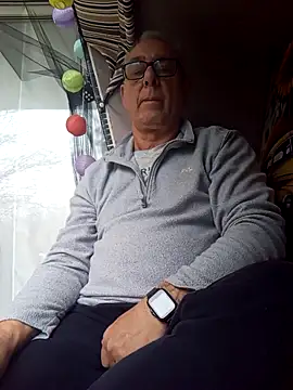 andy-1961 online show from December 14, 2025, 2:33 pm